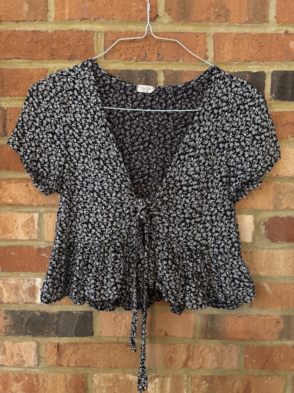 John Galt/Brandy Melville Black & White Floral Tie-Front Peplum Top - One Size